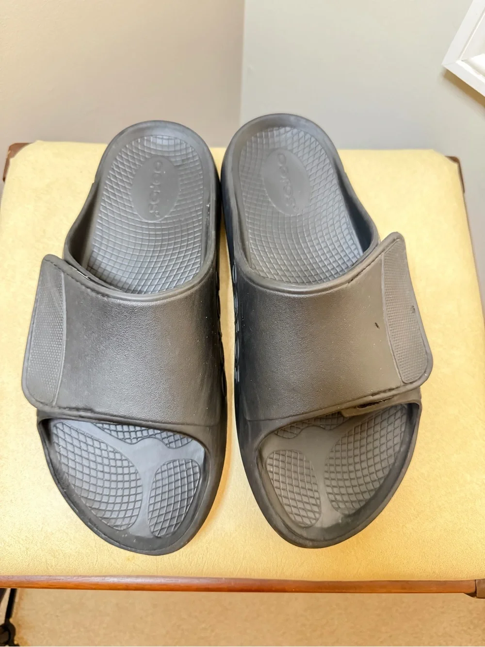 OOFOS Sport Flex Recovery Slides Black Adjustable Sandals Men’s 11 Women’s 13